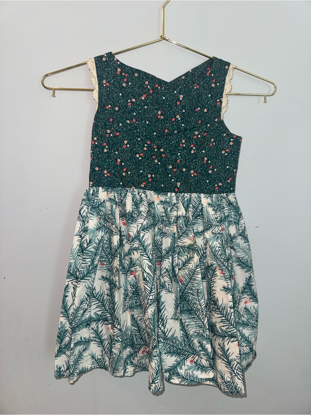 Maddy James Mistletoe and Pine Print Sleeveless Dress SIZE 6